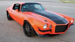 bigboppa01:  Eye catching camaro 