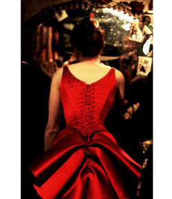 Ohthentic:  Costumefilms:moulin Rouge (2001) - Nicole Kidman As Satine Wears A Red