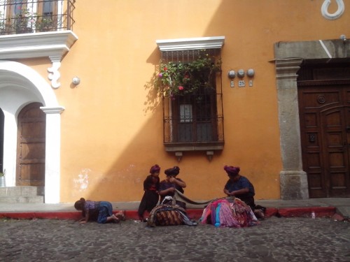 mr-bloody-neko:Gente de Guatemala!People of Guatemala!Beautiful Antigua! I walked these very streets