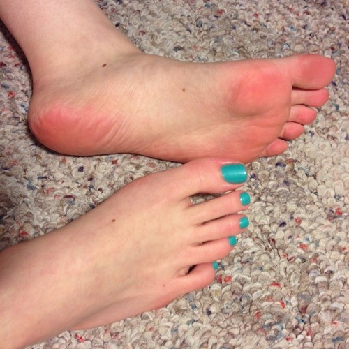 #tealtoes #barefoot #soles #footfetish