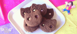 justletusrun:  MAKE YOUR OWN COOKIE CATS Want to try summoning your special crystal weapon? Or maybe you just want a yummy snack to cherish forever before they stop making them forever. Either way, Cookie Cats from Steven Universe have come from space