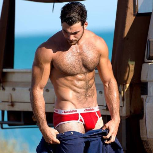 meniloveat5280:  Follow for over 85,000 examples of The Art of Man 