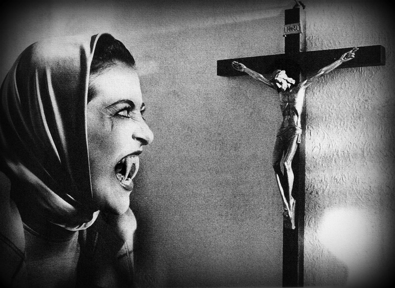 erosandthedevil:  Amanda Donohoe in Ken Russell’s The Lair of the White Worm 