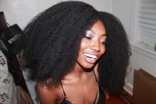seductivelie:My lovely dolledupjay did some crochet braids on this head of mine. 😁