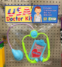 obviousplant:This toy is too real