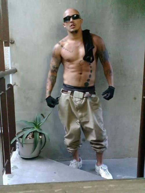 pimpy805:  lukass91:  Que cholo tan rico papito hay se los dejo esta chilada cosita hermosa LIKE Y COMPARTAN  Damn boi