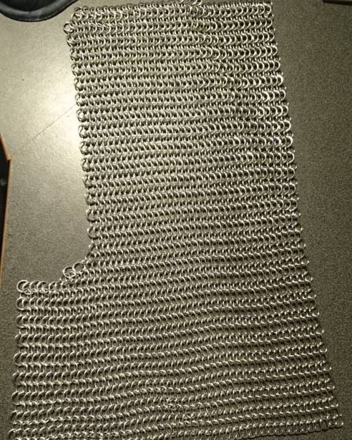 Three of four chainmail sets complete for chainmail vest for Ciri @belleffects. #thewitcher #thewitc