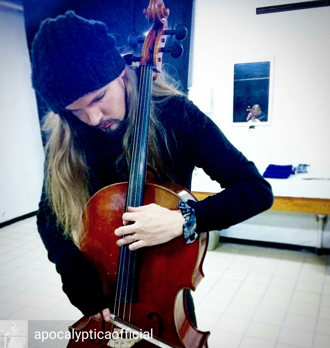 vinushuka:
“Perttu rehearsing in Mexico.
”