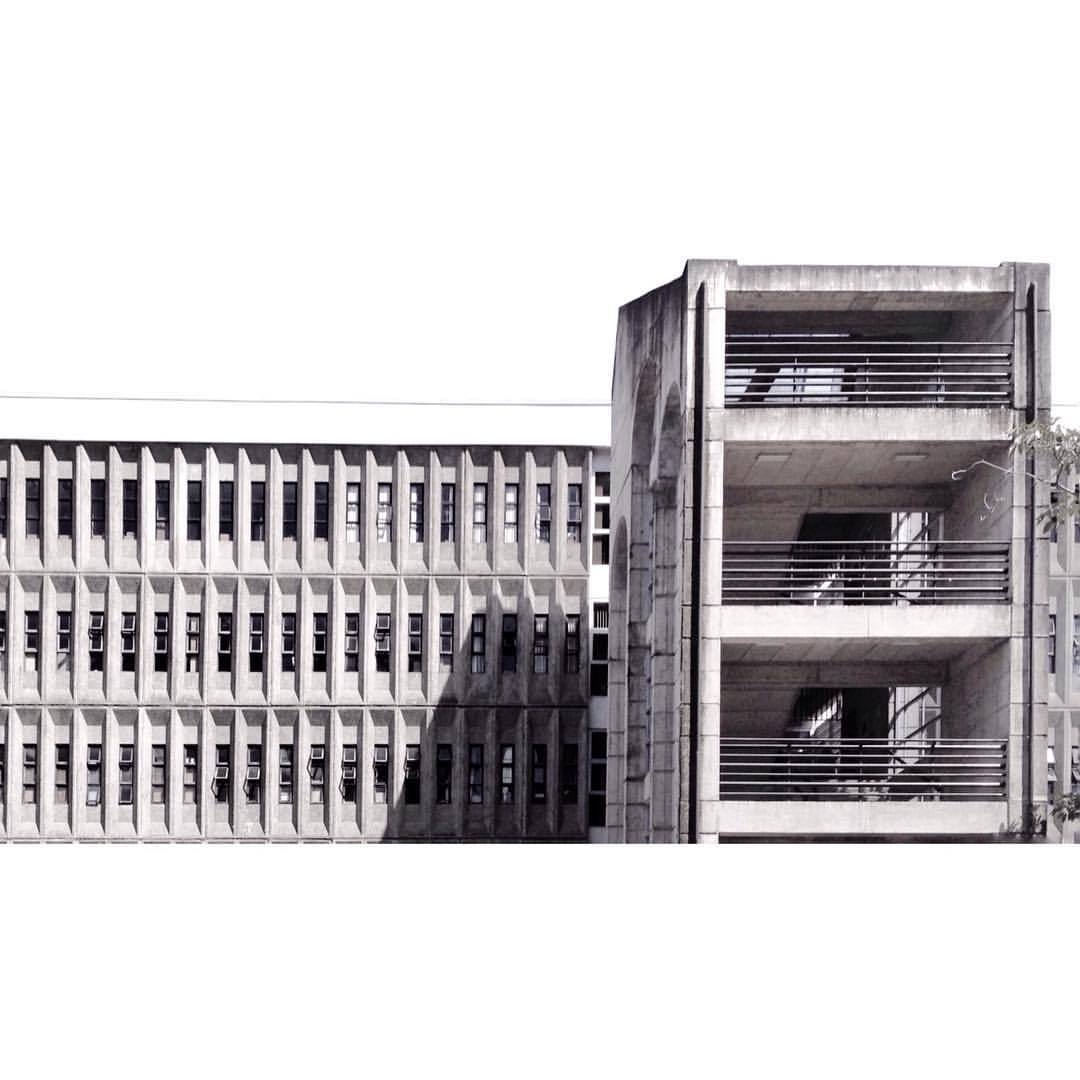e-stocado:  F R A M E D  #costarica #architecture #bw 