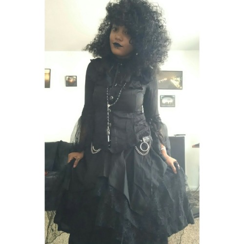 fuckyeahblackgoths:Instagram.com/blackcat514 Twitter.com/blkcat514