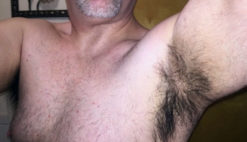 spaceboyjd: Do you like when armpits are big and hairy like mine?