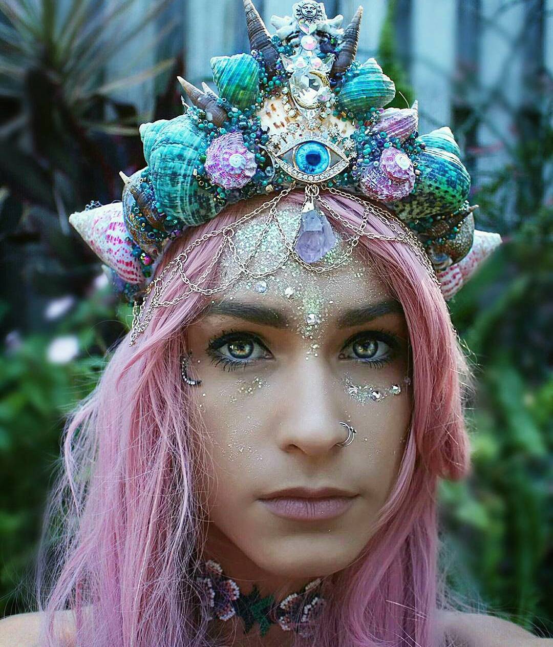 habibinasir:  culturenlifestyle:  New Dazzling Mermaid Crowns Inspired by Ariel by