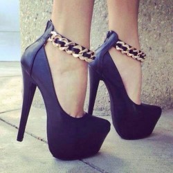 incredibleheels:  Chained 