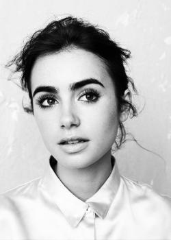 cobainly:  Lily is so stunning