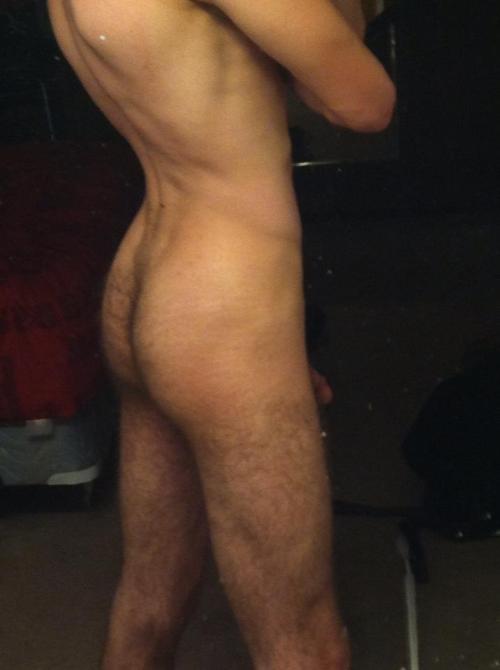 jockdays:  brodays:  Hot Self Pic Studs! Hundreds Of Dudes Added Daily! http://brodays.tumblr.com/  Hot studs, hung jocks, and thick cocks! http://jockdays.tumblr.com/   I’d gladly sit on his cock