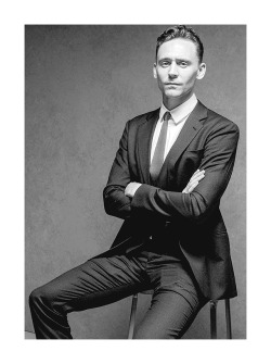 sskywlker:  Tom Hiddleston portrait by Jeff Vespa. 