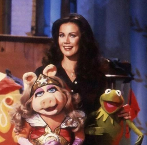 Lynda Carter in The Muppet Show (1980)