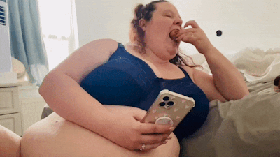 Porn Pics chunkybabee:A Plump Goddess feeding in her