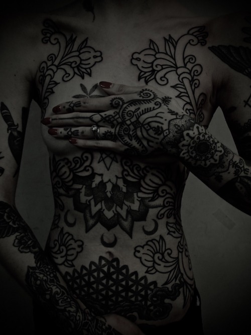 hannahpixiestick:  Hannah’s new front piece tattoos 