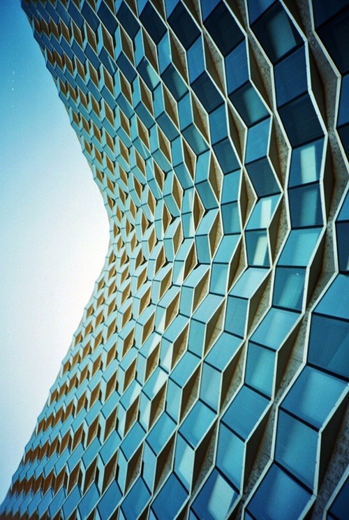 mlsg:  baiassem:  http://baiassem.tumblr.com  Magic blue design 
