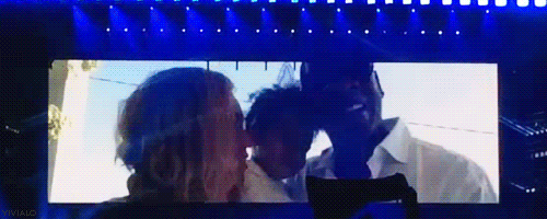mookie-is-mindless-for-girls:  yivialo:  They are so cute  awww.
