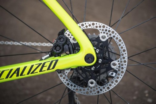 hopetech:Disc brakes on road bikes offer safe, predictable braking in all conditions - RX4 calipers 