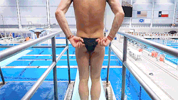 thegayfleet:Tom Daley being cheeky in his latest youtube video.