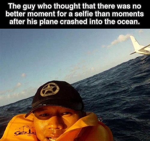 breathless-sound:  wxng:  trendingly:  The 15 Most Perfectly Timed Selfies Ever Taken