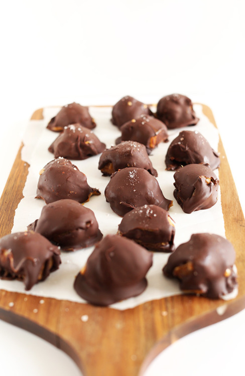 foodffs: 5 INGREDIENT SALTED CARAMEL PEANUT BUTTER TRUFFLES Really nice recipes. Every hour.