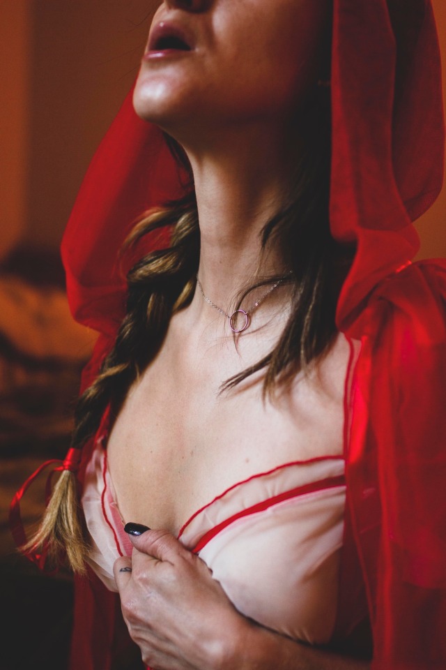 jeunefillevulgaire:“little red riding hood porn pictures