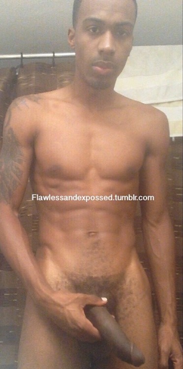 baitguy10:  flawlessandexpossed:  www.flawlessandexpossed.tumblr.com  # 11  Big MANDINGO🍆🍆✨✨✨  He’s so easy 😌