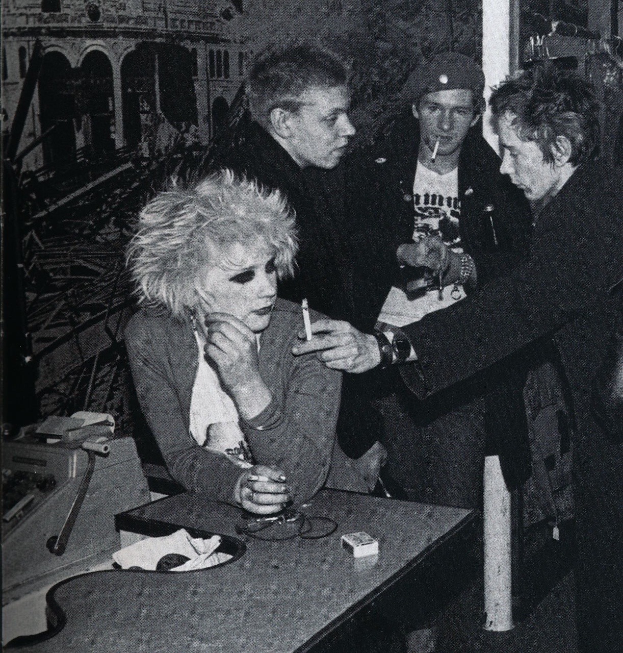 lydonsrottencat:Debbie Juvenile, Johnny Rotten, Captain Sensible and friend.