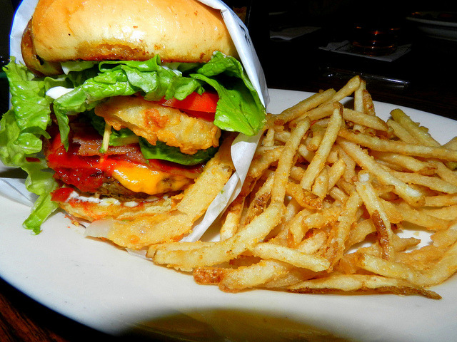 food-everybody-loves:   Click here to see more 