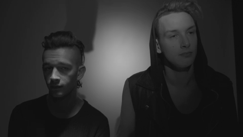 wisps-of-love:  // mtv introduction // 