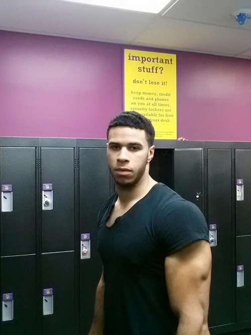uncutmilitarymen:  29 year old straight Dominican guy from New York, NY