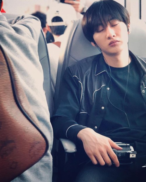 [SJ Magazine - Week 44] Sleeping Super Junior Part.2 / Super Junior endormis Partie 2