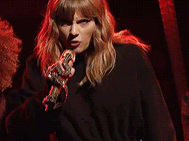 babyv:Taylor’s snake mic appreciation post