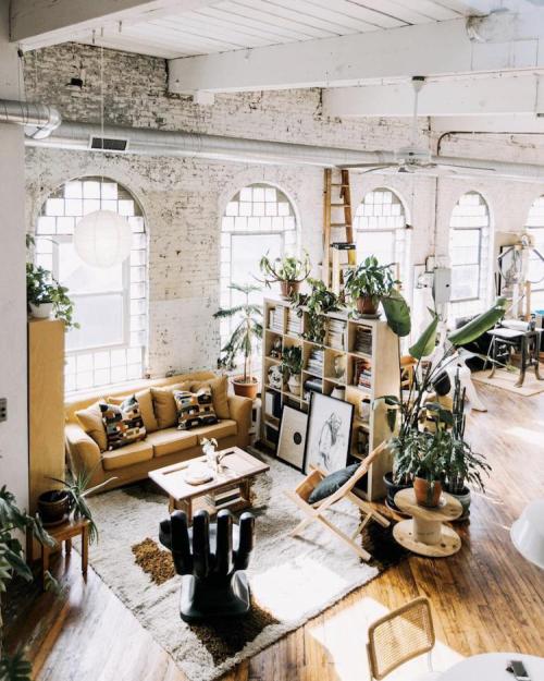 Vintage Inspired Loft in a Former Textile Factory in Philadelphia via reddit This lovely space belon