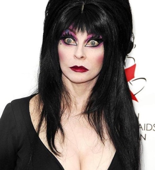 (Only Wednesday) Mistress of the dark &hellip; #queenofhalloween #elvira #elviramistressofthedar