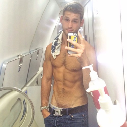ullilove58:  (via Guys with iPhones) 