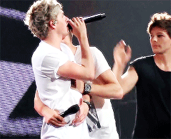 niamrockme:  x   Super creep :)
