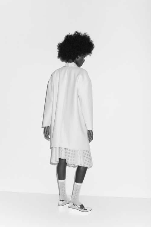 ogenda:  Photography Valentina VosStyling OgèndaHair & Make Up Anita Jolles