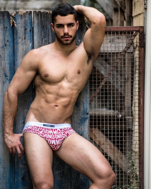 le-masculin:Find us on Twitter : @le_masculin #tumblrmigration