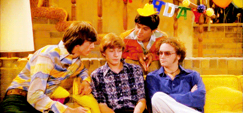 wilson-bethel:make me choose ✪ anonymous asked that ’70s show or friends