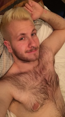 artfrost:  Cuddle buddy wanted. Join in?