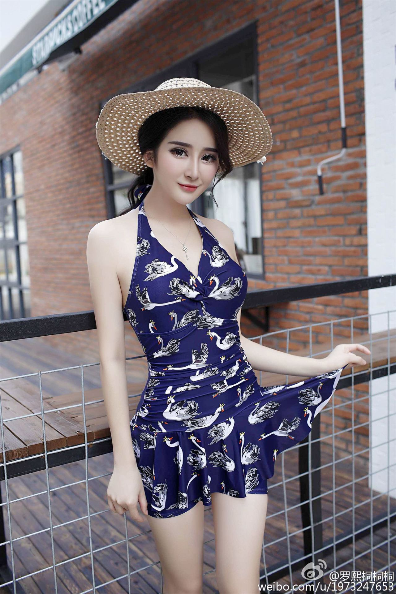 氺