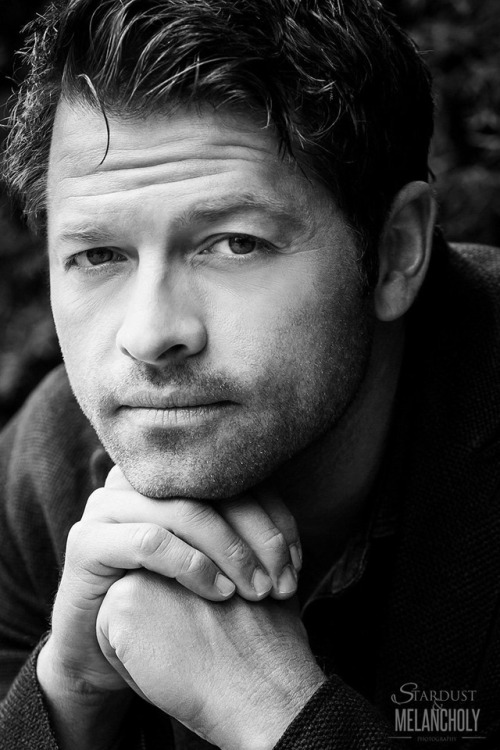 rennerator: jenabean75: superduperdestiel33: Misha Collins black and white! So handsome… He is SO F*