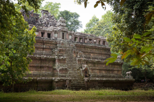 Phimeanakas, Angkor, Cambodia, photo by Kevin Standage, more at https://kevinstandagephotography.wor