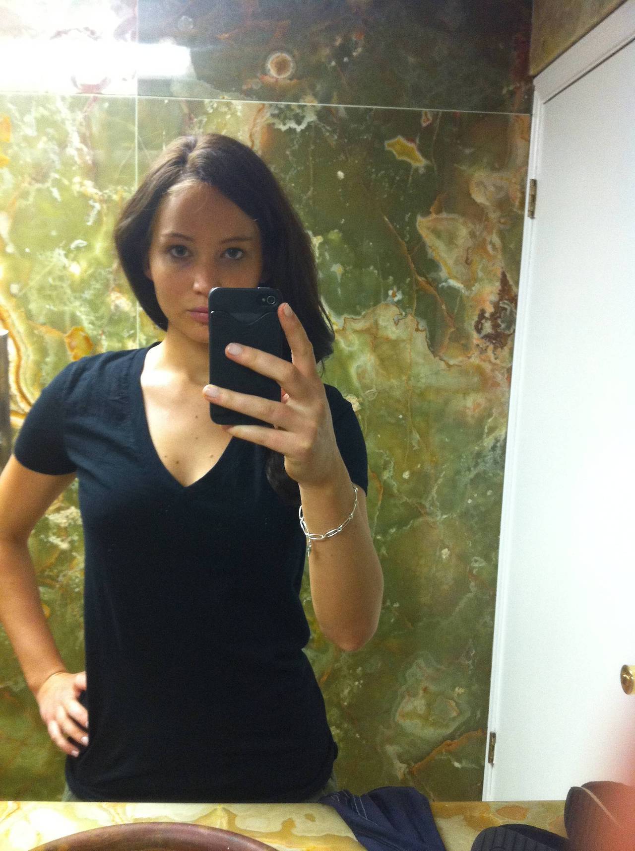 elegant-girls:  Jennifer Lawrence’s leaked photos #1 #2