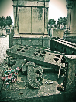 lostinnecropolis:   Nouveau Cimetière Guillotière, Lyon   